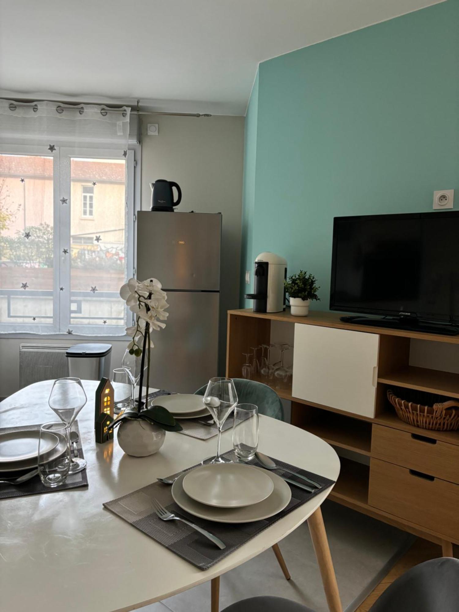 Douceur Lyonnaise, Villeurbanne Extérieur photo