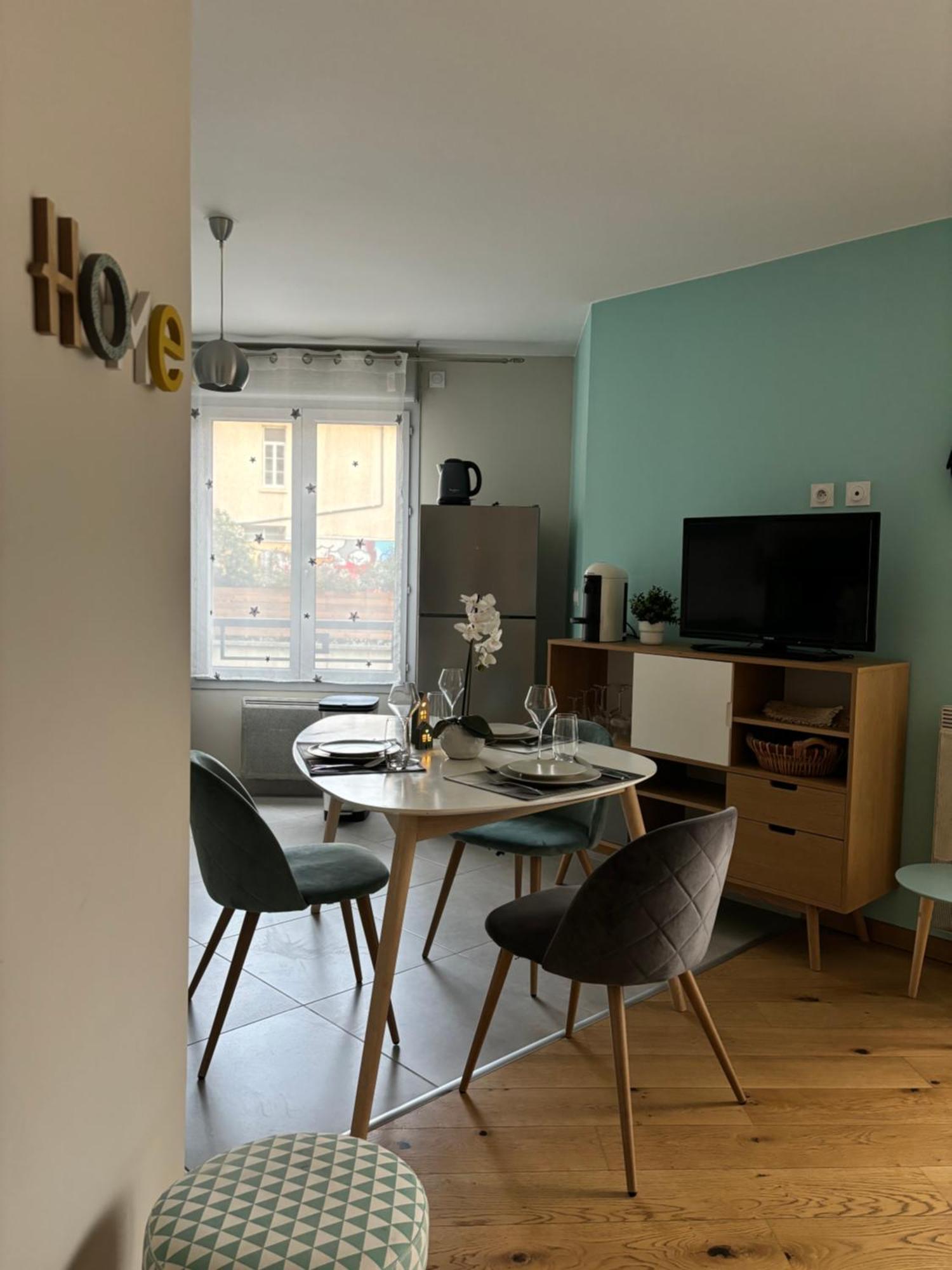 Douceur Lyonnaise, Villeurbanne Extérieur photo
